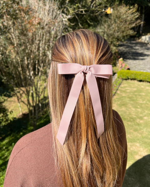 Laço para o cabelo Karen grande em gorgurão rosé na presilha