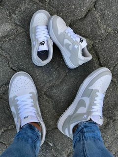 Nike Dunk Low Cinza na internet