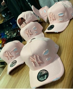 Boné New Era NY Rasgado - comprar online