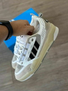Adidas ADI2000 na internet