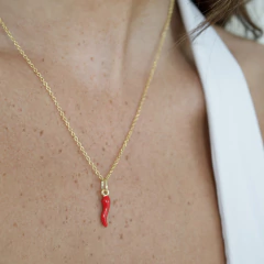 Colgante chills con cadena bañada