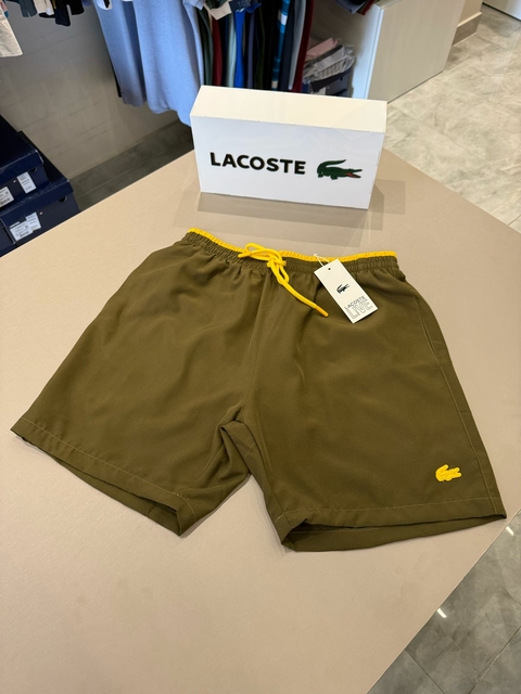 SHORT LACOSTE ELASTANO - VERDE ESCURO 01