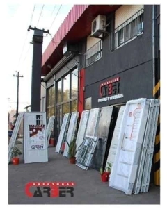 Puerta Multianclaje de seguridad 0,80 Classic simil madera Brandsen