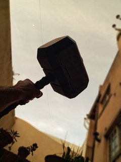 Martillo Thor Mjolnir en internet