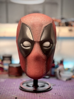 Casco Deadpool + Base