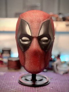 Casco Deadpool + Base - tienda online