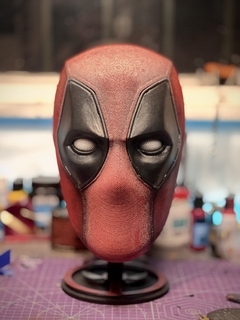Casco Deadpool + Base