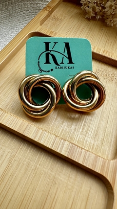 Brinco Elos Oval Dourado