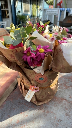 RAMITO DE FLORES "LOVE YOU" - comprar online