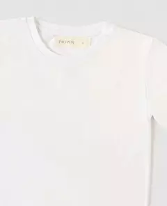 Remera con logo bordado (RV BASIC) en internet