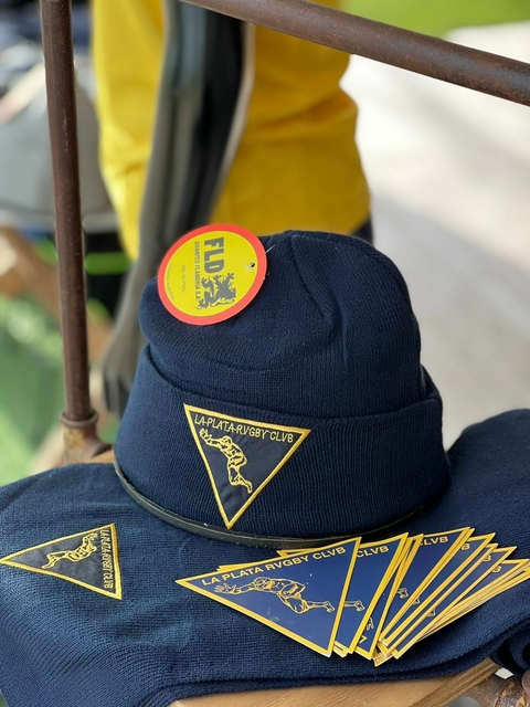 Gorro Azul Dobladillo con Escudo