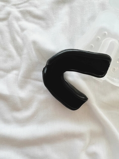 Protector Bucal Nassau Negro Senior - comprar online