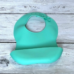 Babero de Silicona. Impermeable y Regulable Con Bolsillo. en internet