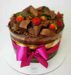 Chocolate com Morangos da Vilinha - Fantiela Bolos e Doces