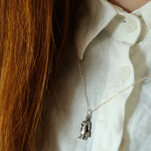 COLLAR AMULETO PARA EL BUEN VIAJE PLATA - comprar online