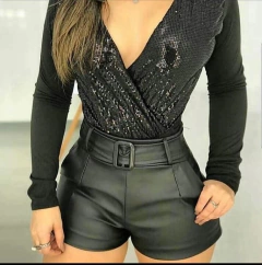 SHORTS COURO FAKE