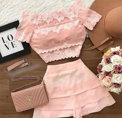 CROPPED BLUSINHA RENDA CIGANINHA CAIDA NO OMBRO
