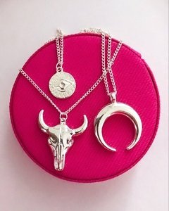 Colar trio Boho na internet