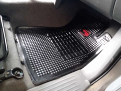 Cubre Alfombra - Vapren - Toyota Hilux Doble Cabina - Años 2005 al 2015