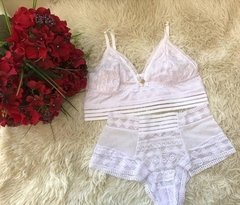 Conjunto em renda, sem bojo e sem aros. Por apenas 4x de 29,97 sem juros - Madame Plus