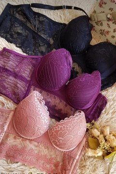Conjunto sensualy com aplicações guippir. Por apenas 4x de 31,47 sem juros - comprar online