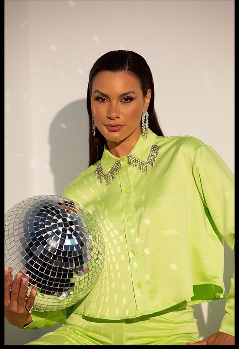 Camisa Cropped Acetinada Pedraria