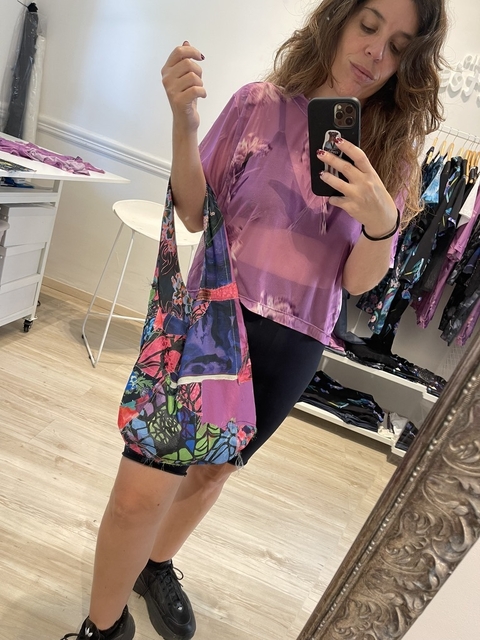 Remera Cropped Microtul Flores Lila - comprar online