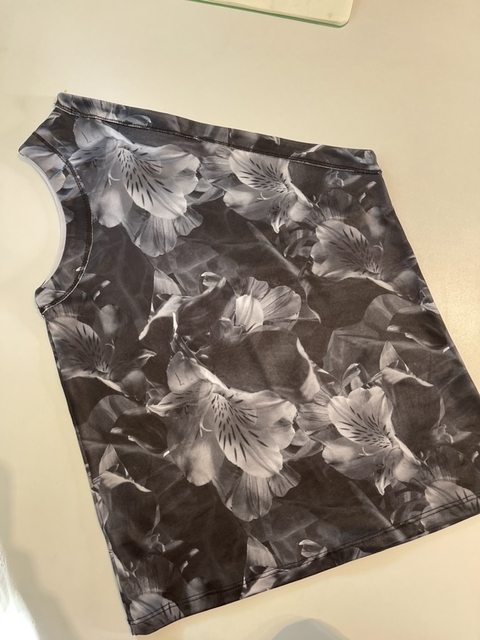 Top 1 Hombro Flores Noir - comprar online