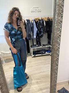 Blusa Cruzada Print Cyan - Estudio Cortés