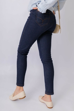 30932- CALÇA JEANS ESCURO SKINNY na internet
