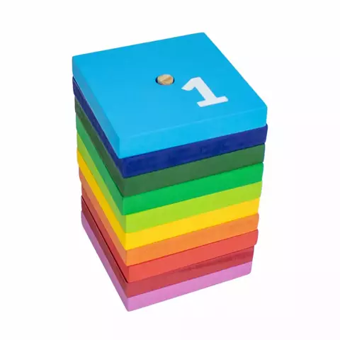 PIRAMIDE SOBRE PINOS