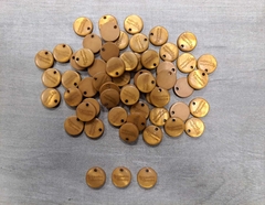 Dije de poliester de 13 mm ( art 0089 ) CON LOGO x 1000 unidades - APTO TEÑIDO - comprar online