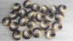 BOTON DE POLIESTER - Medida 18 ( 11 mm ) - CON LOGO - x 10.000 unid.