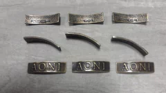 chapita con logo - Medida 30 x 8 mm x 1000 unidades - GRUPO AVIOS