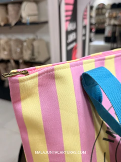 BOLSO PLAYERO INFLUENCER AMARILLO - Mala Junta
