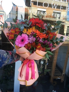 Gerberas Y Alstroemerias