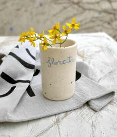 FLORERO mediano. Esmalte SEMIMATE. Florcita