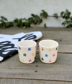 SET DE DOS POCILLOS CAFÉ ESPRESSO. estrellas multicolor