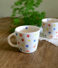 Taza cónica. 300 ml. estrellas multicolor