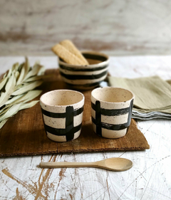 SET DE DOS POCILLOS CAFÉ ESPRESSO. línea negra