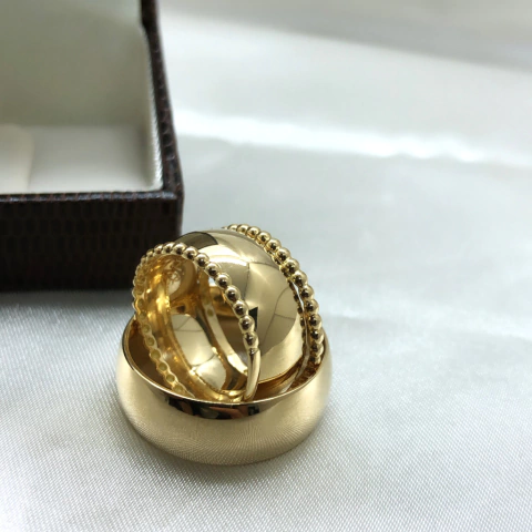 Aparador de Aliança com Bolinhas em Ouro 18kl/750