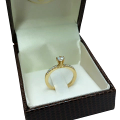 Anel com Pedras em Ouro 18kl/750 na internet