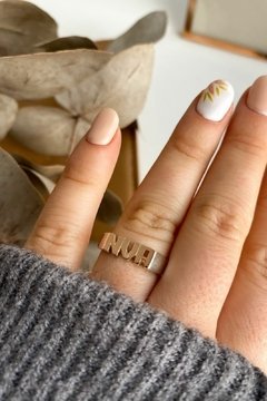 ANILLO TRES INICIALES MINI EN PLATA Y ORO en internet