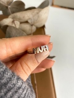 ANILLO TRES INICIALES MINI EN PLATA Y ORO - comprar online