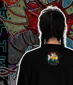 CAMISETA GYARADOS SHINE na internet