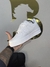 Tênis Nike Air Force 1 branco na internet