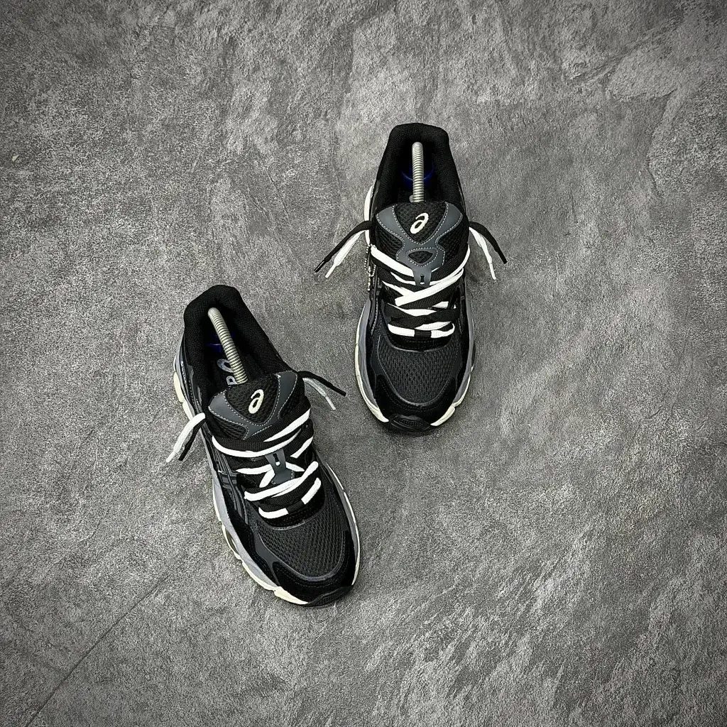 TÊNIS ASICS GEL NYC - DOIS CADARÇOS