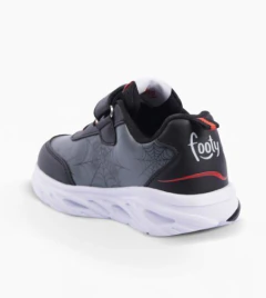 FOOTY - SPIDERMAN AMAZING LIGHTS NEGRO - CON LUZ AL PISAR (T. 24-30) - Pie Pequeño Shoes