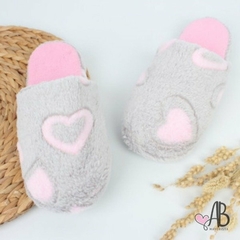PANTUFLA VARIOS MODELOS X UNIDAD en internet