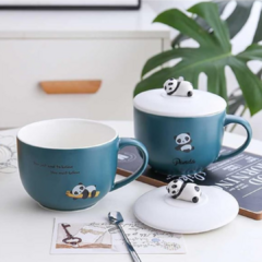 TAZA SOPERA CON TAPA PANDA BABY en internet